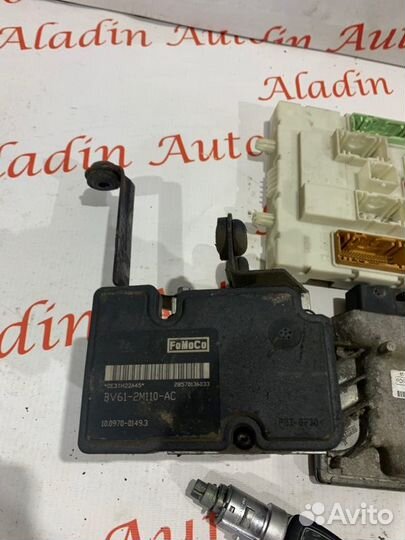 Блок управления двигателем Комплект Ford Focus 3