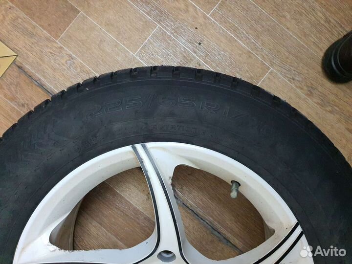 Nokian Tyres Hakkapeliitta 8 225/65 R17