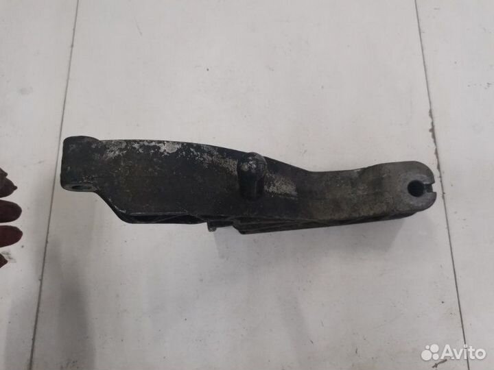 Кронштейн опоры двигателя задний Opel Astra