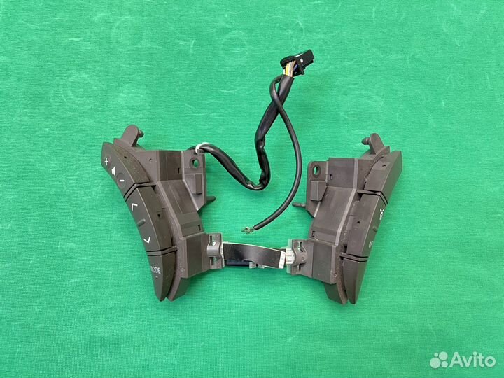 Кнопки мультимедиа руля Lexus LX470