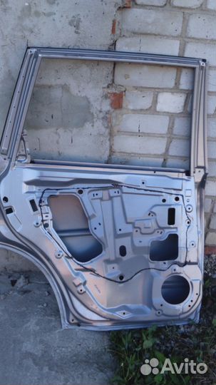 Дверь задняя левая Subaru Forester