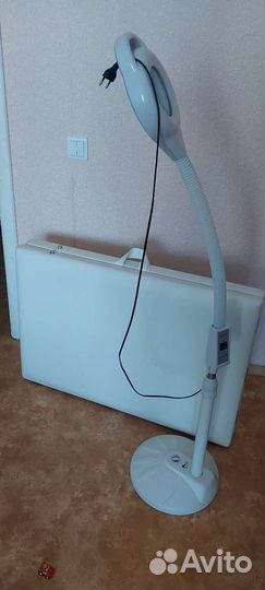 Кушетка для наращивания ресниц и лампа