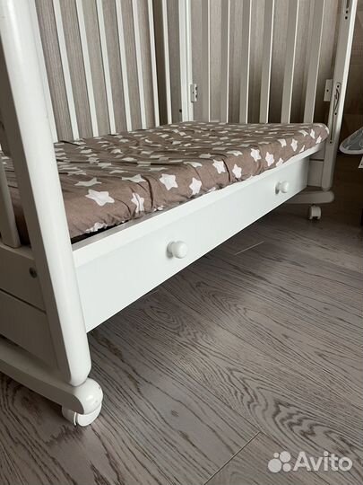 Детская кроватка