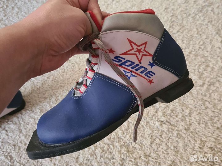 Лыжные ботинки