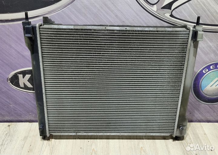 Радиатор охлаждения двигателя основной Nissan juke