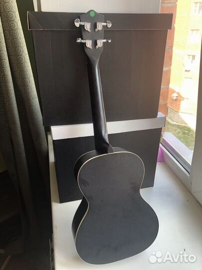 Укулеле тенор