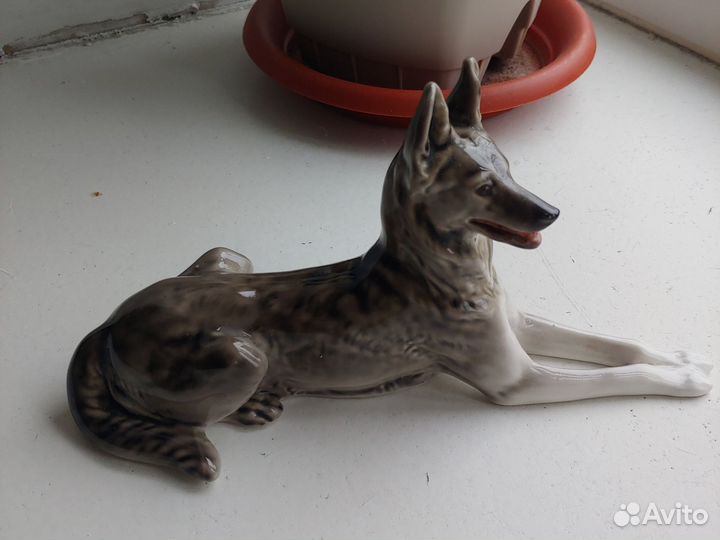 Фарфоровые статуэтки собака лфз