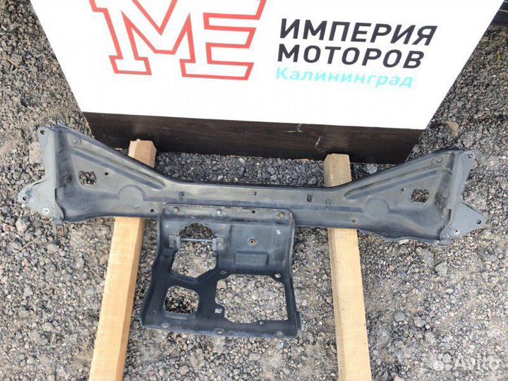 Кронштейн передний Mercedes Cls-Class W219 C219