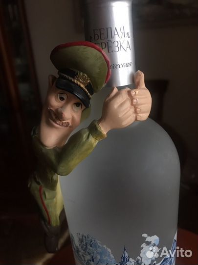 Сувенир к 23 февраля. Фигурка на бутылку