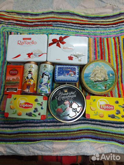 Жестяная коробка из под чая,конфет