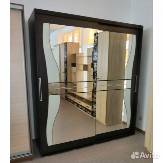 Шкаф купе вместительный