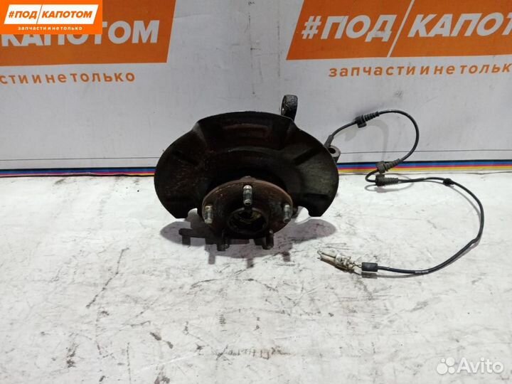 Кулак правый Suzuki SX4 2006