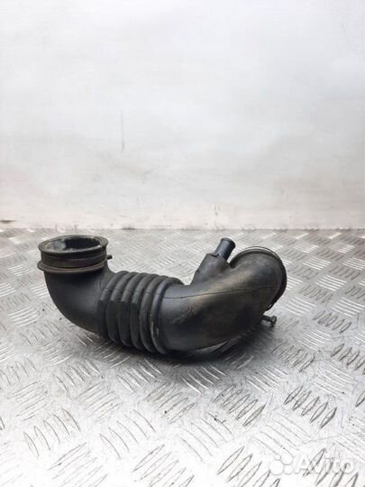 Патрубок интеркулера Toyota Yaris хэтчбэк 3 дв