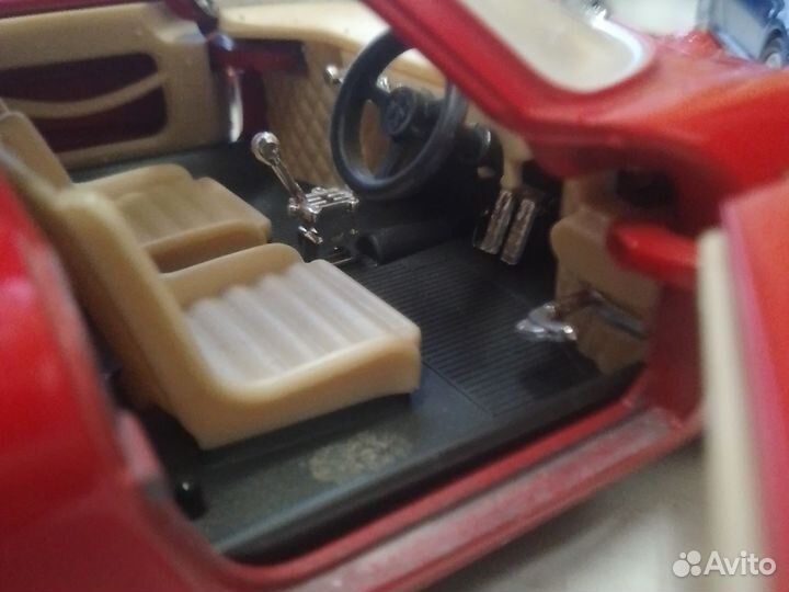 Машинка ferrari