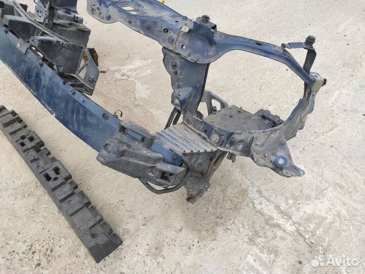 Телевизор передний в сборе на Opel Zafira B