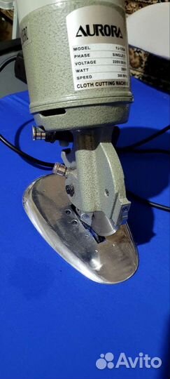 Продаю швейную машинку