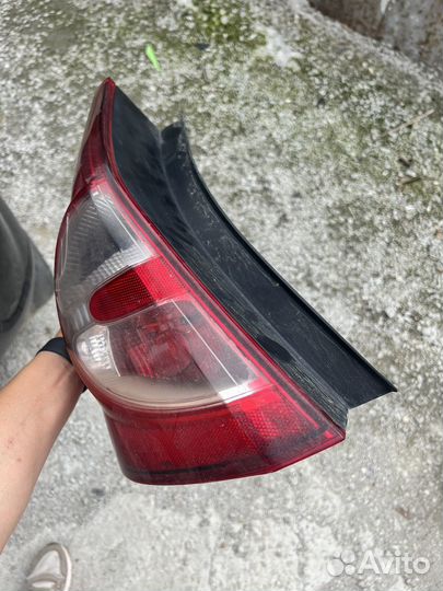 Фонарь задний левый renault sandero 1