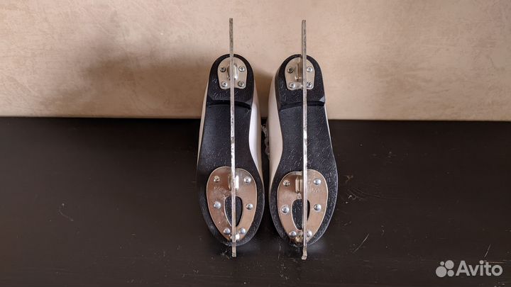 Коньки фигурные для девочки