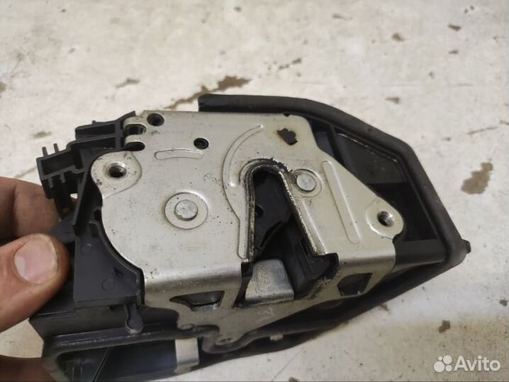 Замок двери задний правый Bmw 5Er E60 2004-2009