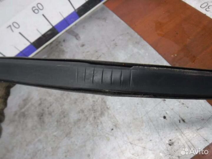 Уплотнитель стекла двери передний правый Лада