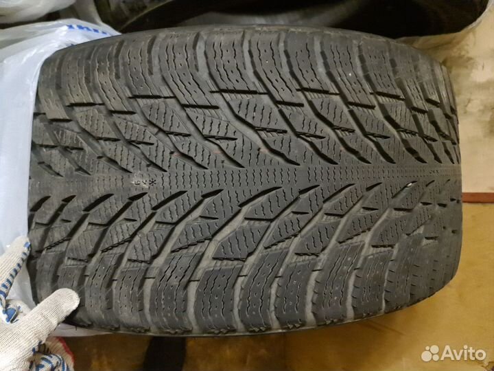 Nokian Tyres Hakkapeliitta R2 SUV 295/35 R21