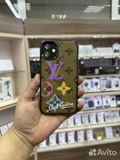 Чехол на iPhone 11