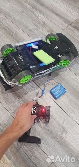 Автомобиль на пульте управления. Дрифт-кар