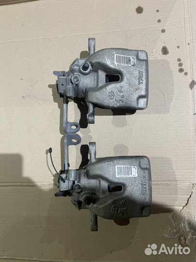 Суппорта задние Peugeot Traveller