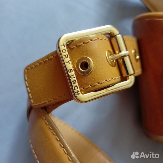 Tory Burch босоножки на танкетке (38)