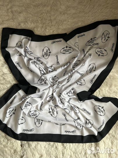 Платок шейный prada