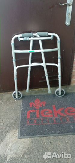 Ходунки для взрослых на колесах