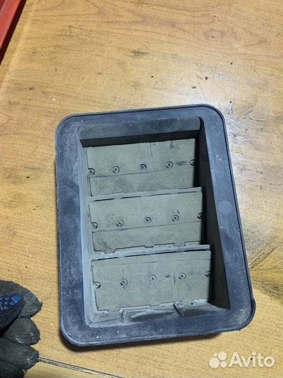 Клапан вентиляции задний Mitsubishi Lancer 10 1.8