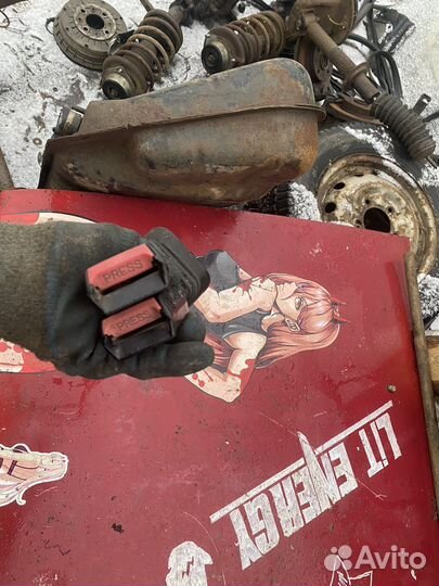 Замки передних ремней 2108 2109 21099