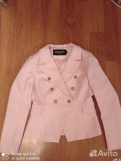 Пиджаки Жакеты свитера блуз костюмы жен.44 46 р