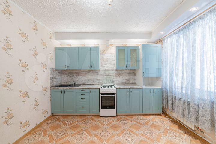 2-к. квартира, 71 м², 1/3 эт.