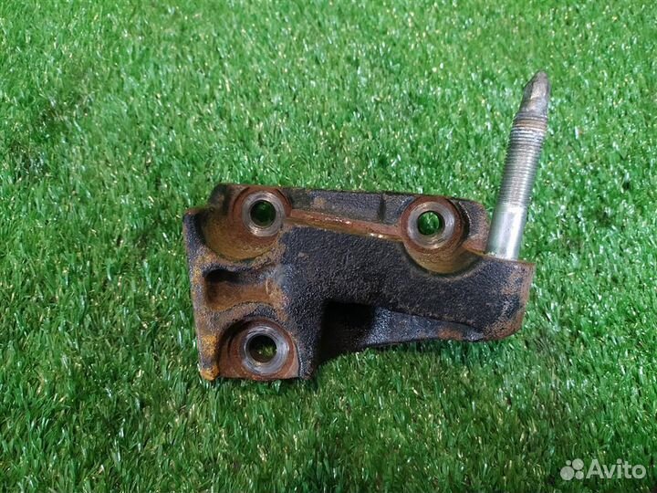 Кронштейн опоры двс передней Toyota RAV4 A30 2007
