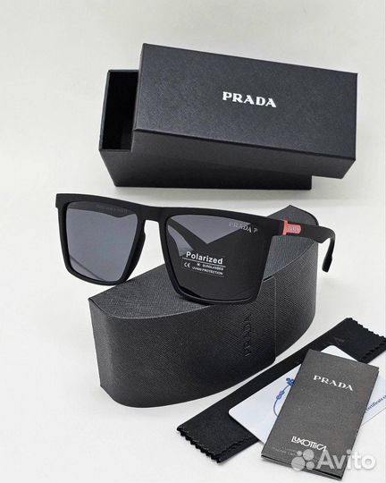 Солнцезащитные очки Prada с поляризацией