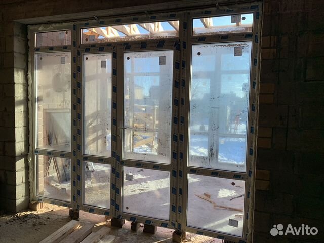 Пластиковая дверь