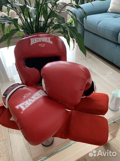 Боксерские перчатки