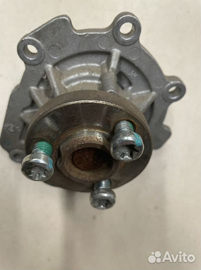 Помпа Chevrolet Kruze 1.8