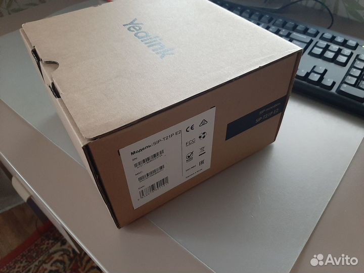 Продам Yealink SIP-T21P E2 новые 3 шт