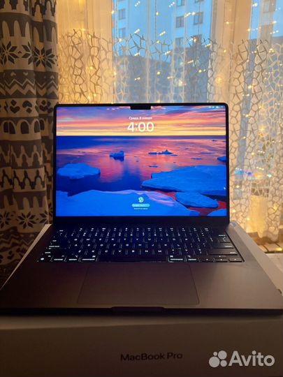 Macbook pro m3 pro 18 512