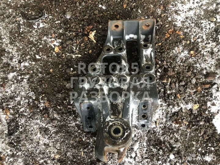 Кронштейн рессоры передней правой Mercedes-Benz