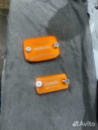 Крышки бачков переднего тормоза и сцепления ктм