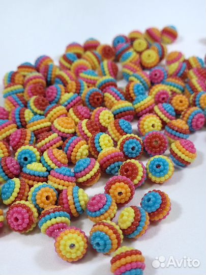 Бусины Шамбала разноцветные