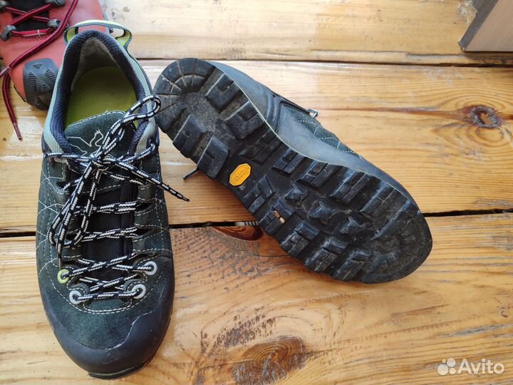 Трекинговые кроссовки salewa, ecco