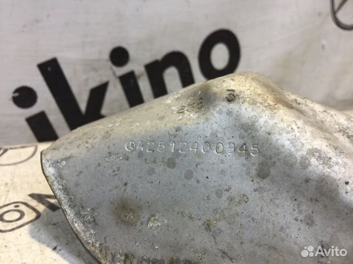 Тепловой экран левый Mercedes R-Class W251