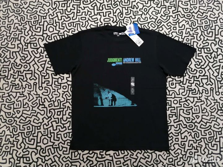 Uniqlo S/M/ Andrew Hill