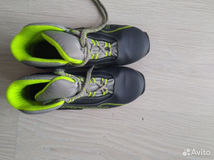 Лыжные ботинки