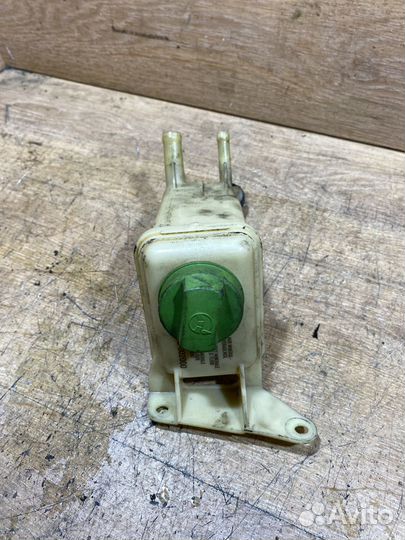 Бачок гидроусилителя Audi A6 C5 B84